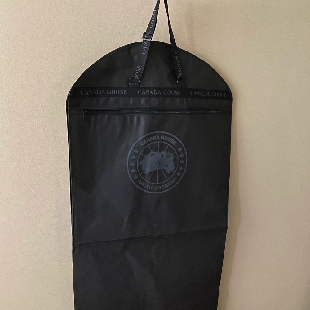Canada Goose Garment Bag - Picture 2 of 11